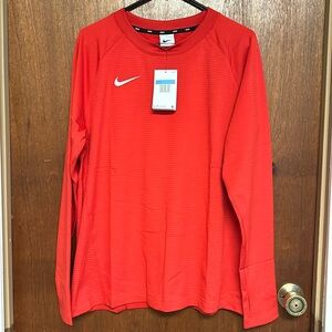NIKE WOMENS MEDIUM LONGSLEEVE W/THUMB HOLES